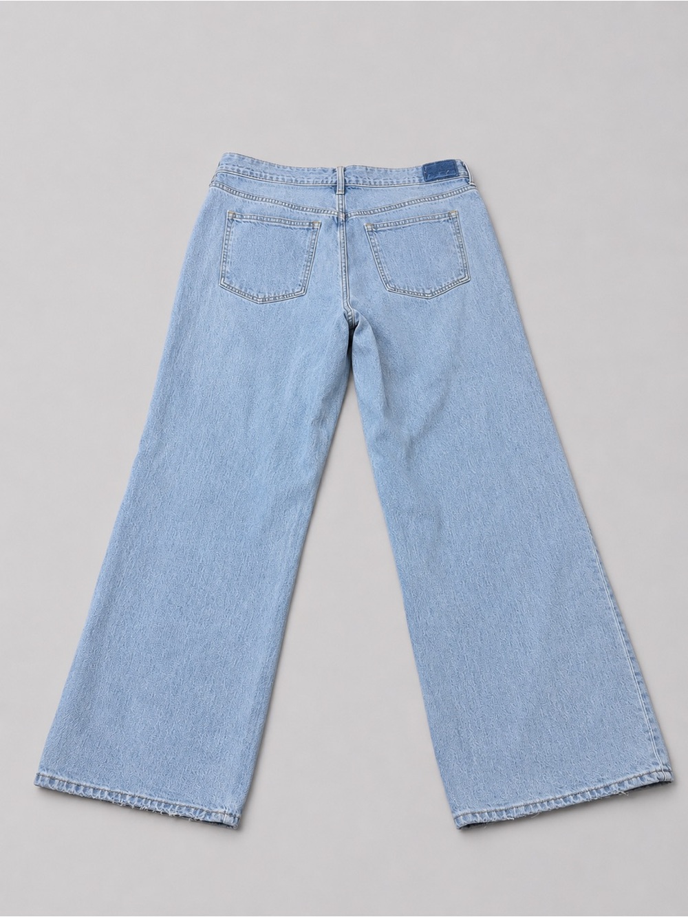 Abercrombie & Fitch Women's Low Rise Baggy Jeans - Light
Wash - Size 12 - Picture 4 of 10